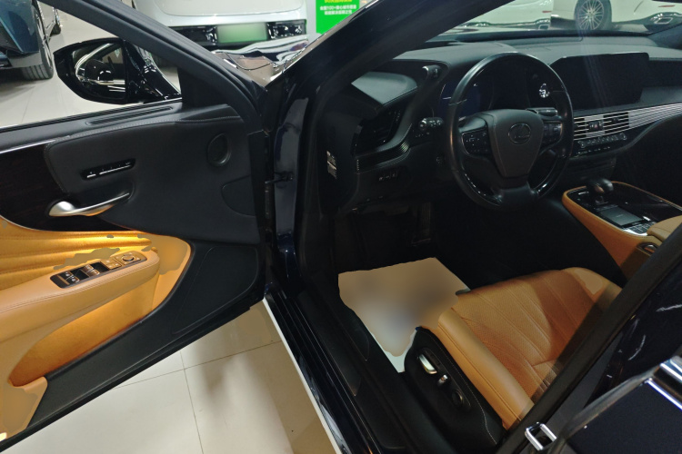 雷克萨斯LS 2021款 500h 豪华版中控内饰20