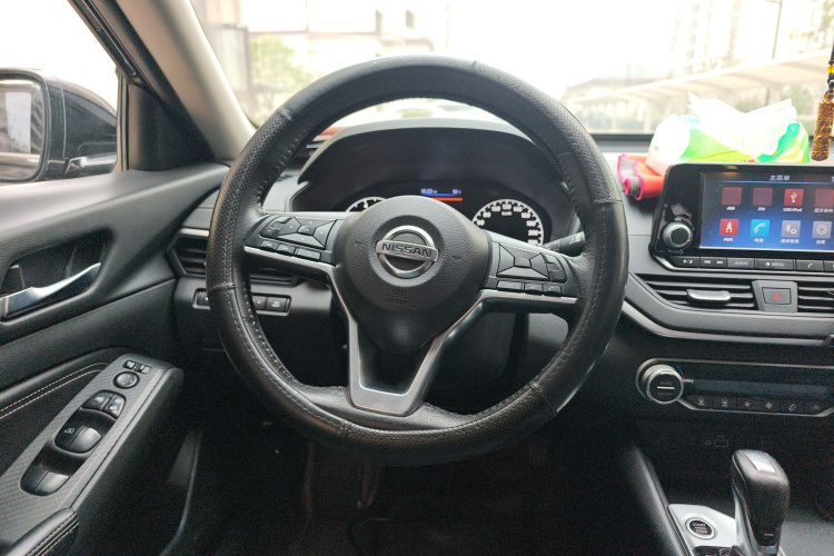 日产 天籁 2019款 2.0L XL 舒适版中控内饰13