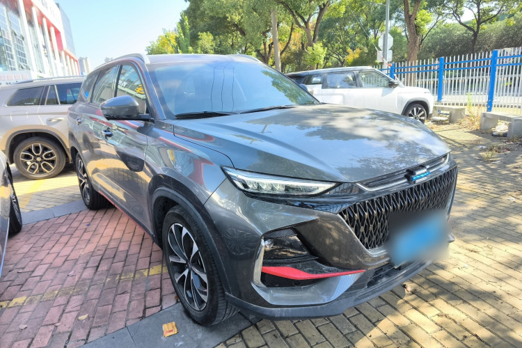 长安欧尚X7 PLUS 2023款 畅享版 1.5T自动尊贵型 7座车身外观3