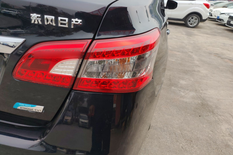 日产 轩逸 2012款 1.6XL CVT豪华版车身外观9