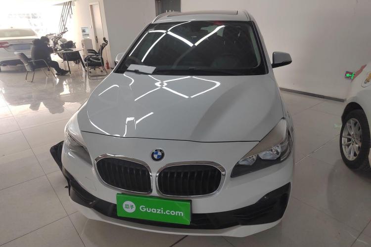 宝马2系多功能旅行车 2019款 220i 领先型车身外观6001