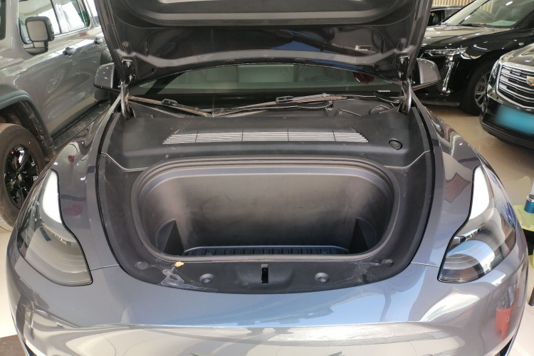 特斯拉 Model Y 2021款 标准续航后驱版机舱底盘24