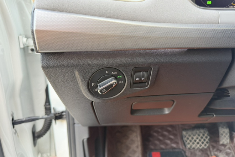 大众 宝来 2023款 300TSI DSG尊行版中控内饰7004