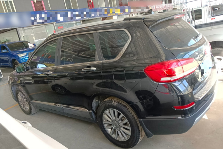 哈弗H6 2018款 蓝标 运动版 1.5T 自动两驱精英型车身外观4