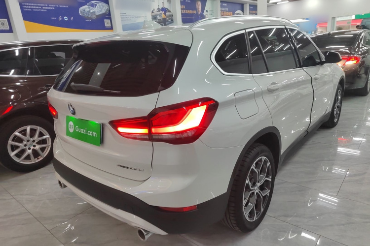 宝马X1 2022款 sDrive25Li 领先型车身外观6005