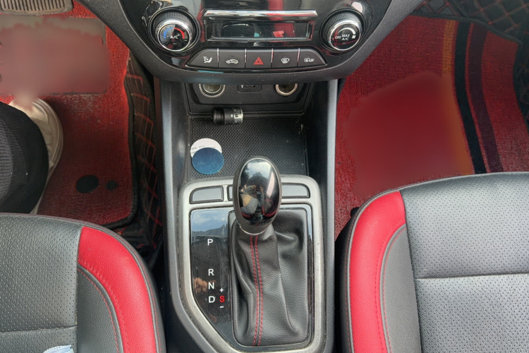 长安 逸动 2016款 XT 1.6L 自动俊酷型局部细节18