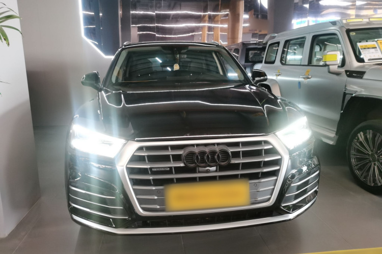 奥迪Q5L 2020款 45 TFSI 尊享运动型车身外观2