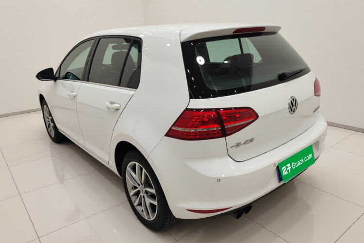 大众 高尔夫 2016款 230TSI 自动豪华型车身外观5