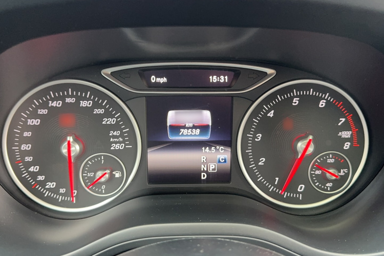 奔驰B级 2019款 B 200 动感型局部细节14