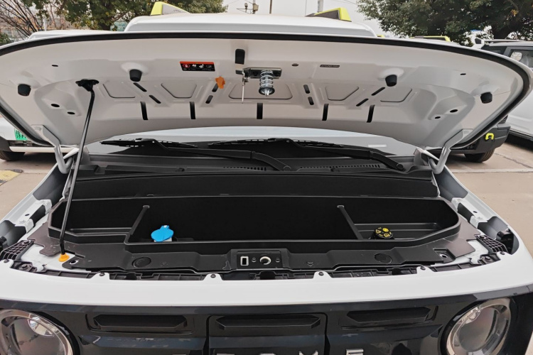 吉利银河 2025款 210km 熊猫骑士机舱底盘24