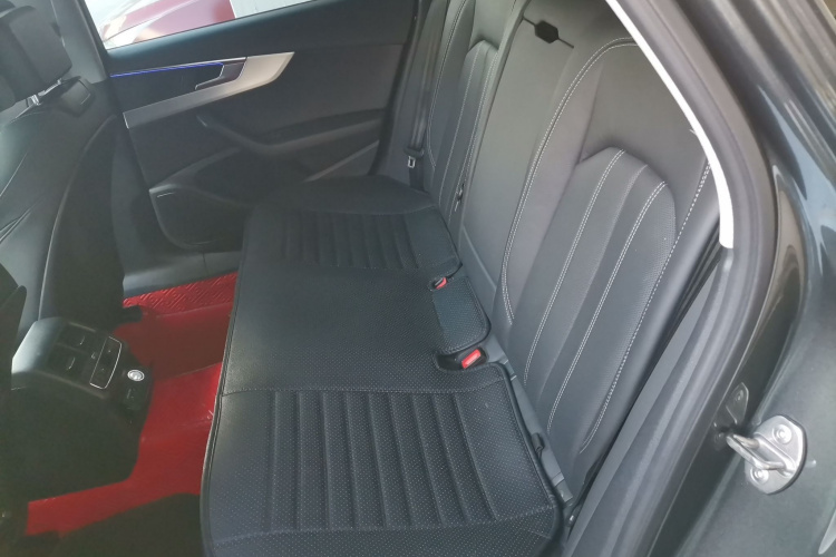 奥迪A4L 2020款 40 TFSI 豪华动感型中控内饰21