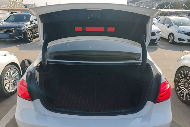 宝马3系 2019款 320Li M运动套装局部细节23