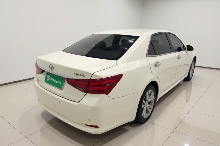 丰田 皇冠 2015款 2.5L 智享版车身外观7