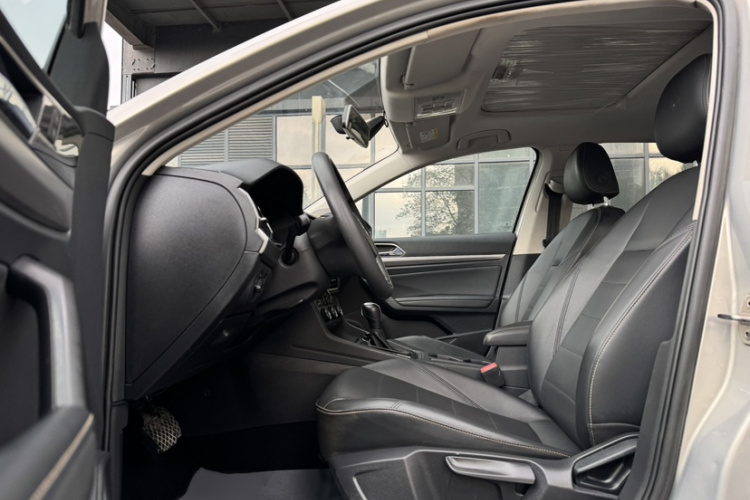 大众 朗逸 2019款 1.5L 自动舒适版 国VI中控内饰7003