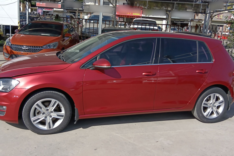 大众 高尔夫 2015款 1.6L 自动舒适型车身外观4