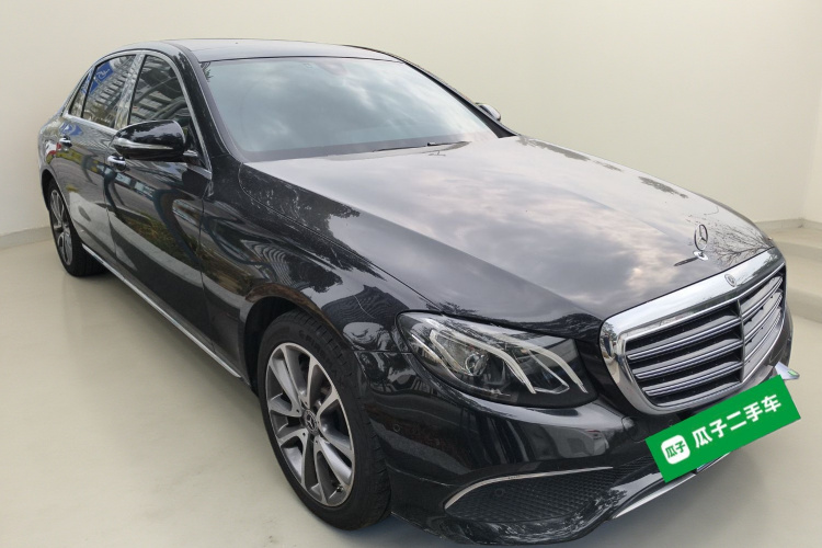 奔驰E级 2019款 E 260 L车身外观3