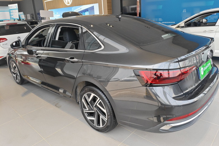 大众 速腾 2025款 改款三 300TSI DSG超越版车身外观4