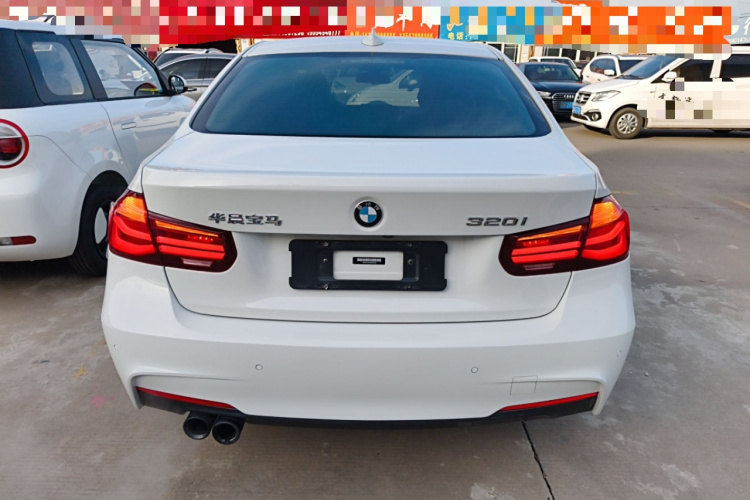 宝马3系 2019款 320i M运动曜夜版车身外观6