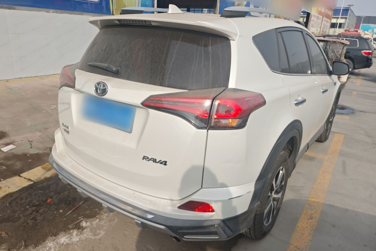 丰田 RAV4荣放 2018款 2.0L CVT两驱风尚X版车身外观6005