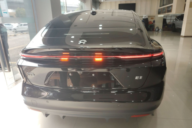 蔚来ET5 2024款 75kWh车身外观6