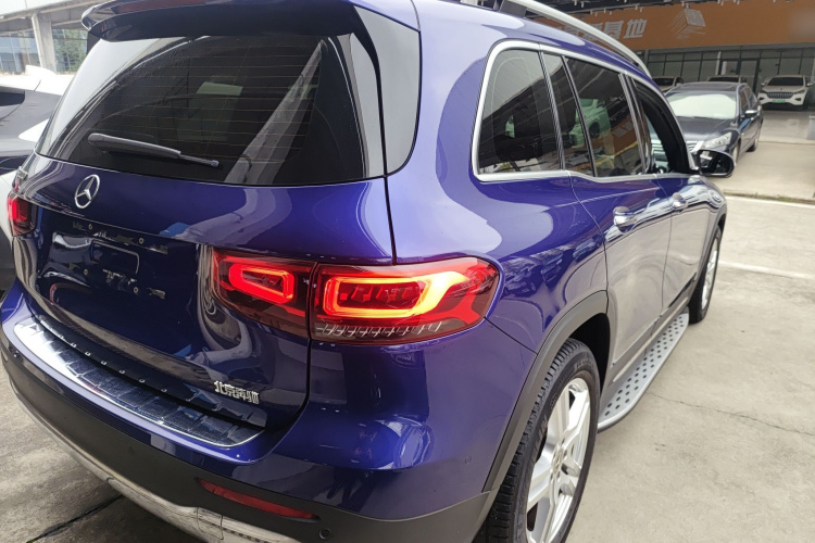 奔驰GLB 2020款 GLB 200 动感型车身外观7