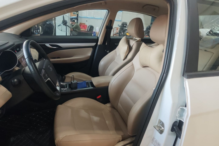 吉利汽车 帝豪 2018款 1.5L CVT豪华型中控内饰19