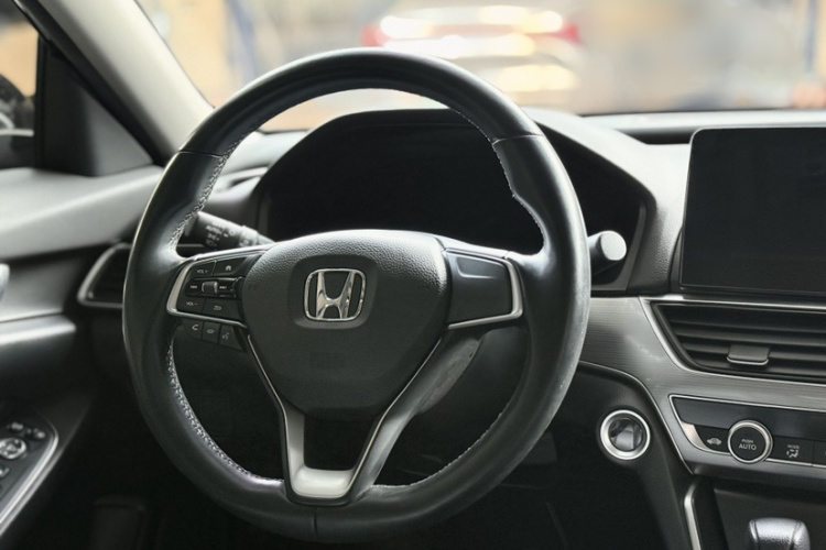 本田 雅阁 2022款 260TURBO 豪华版中控内饰7003