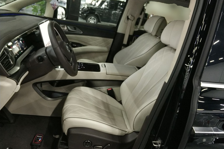 腾势D9 2024款 DM-i 980 四驱旗舰型中控内饰19