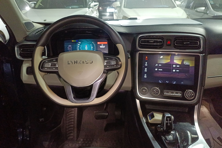 领克01 2017款 2.0T 两驱耀Pro版中控内饰12