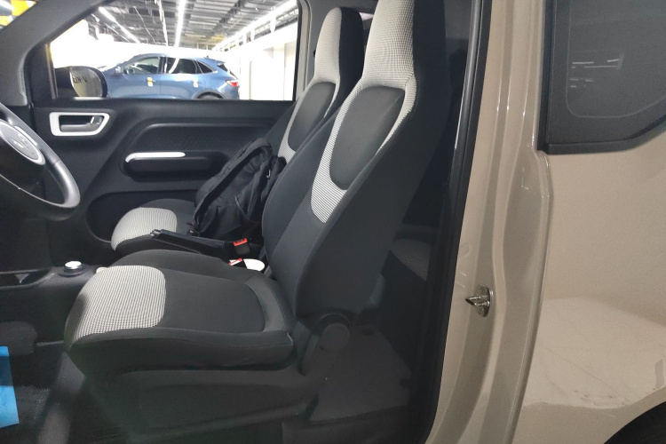 五菱汽车 宏光MINIEV 2024款 第三代 215km 进阶版局部细节19