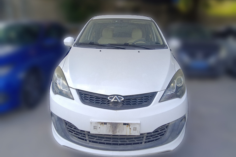 奇瑞 风云2 2013款 两厢 1.5L AMT锐意版车身外观2