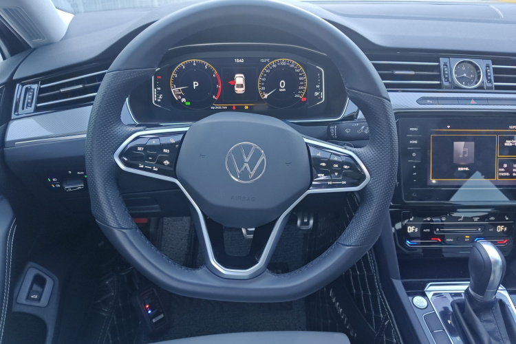 大众 迈腾 2023款 200万辆纪念版 330TSI DSG领先型中控内饰13