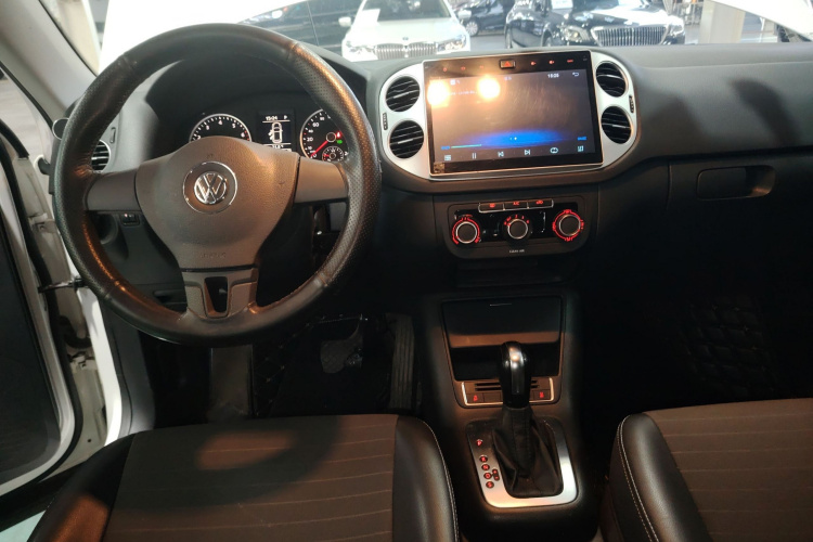 大众 途观 2017款 300TSI 自动两驱丝绸之路风尚版中控内饰12