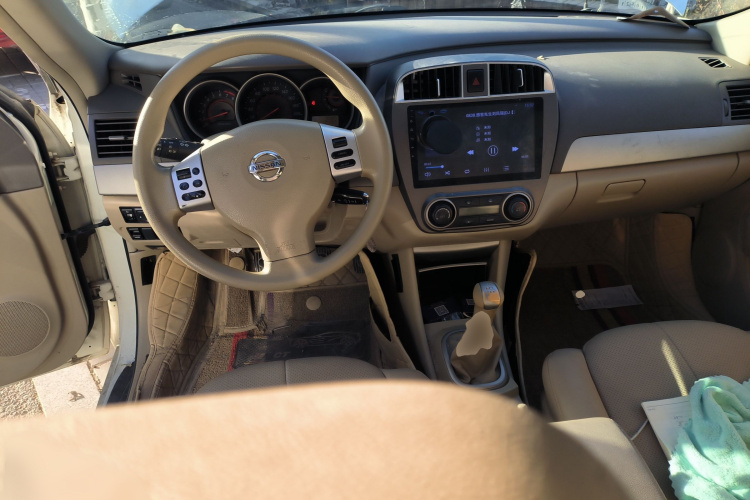 日产 轩逸 2016款 经典 1.6XE 手动领先版中控内饰7002