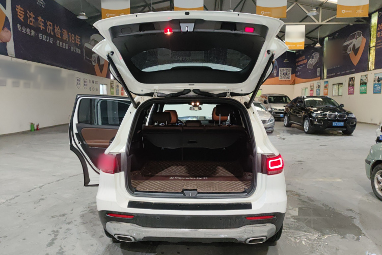 奔驰GLB 2022款 GLB 200 动感型机舱底盘23