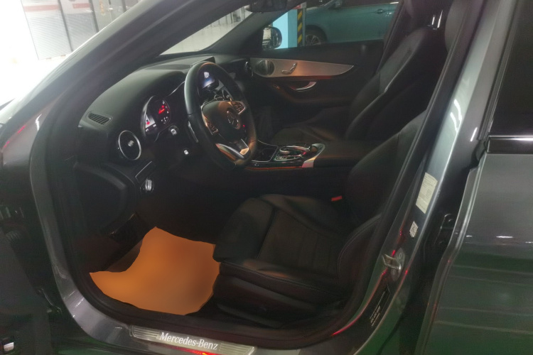 奔驰C级 2018款 C 200 运动版局部细节19