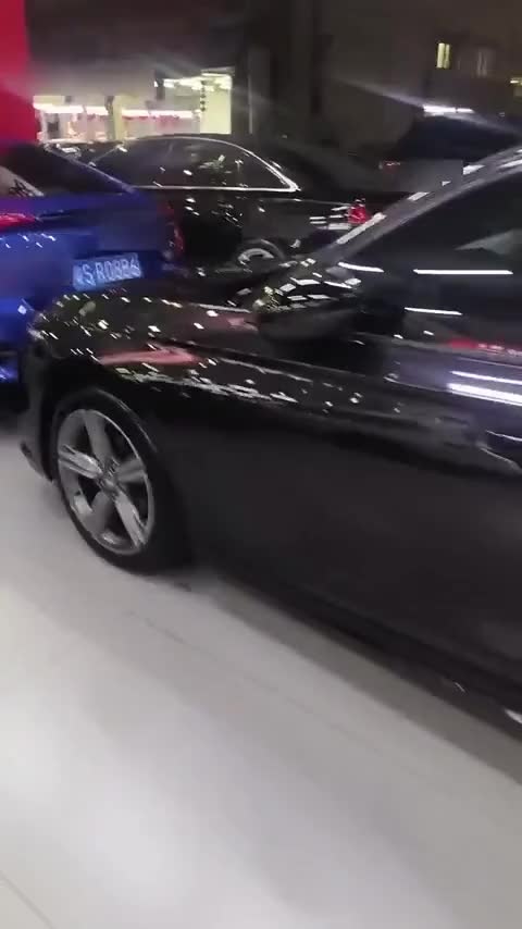 奔驰E级 2019款 E 200 L 运动型讲解1