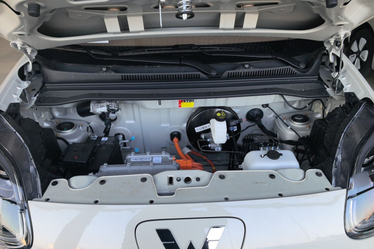 五菱汽车 宏光MINIEV 2025款 四门版 进阶款机舱底盘24