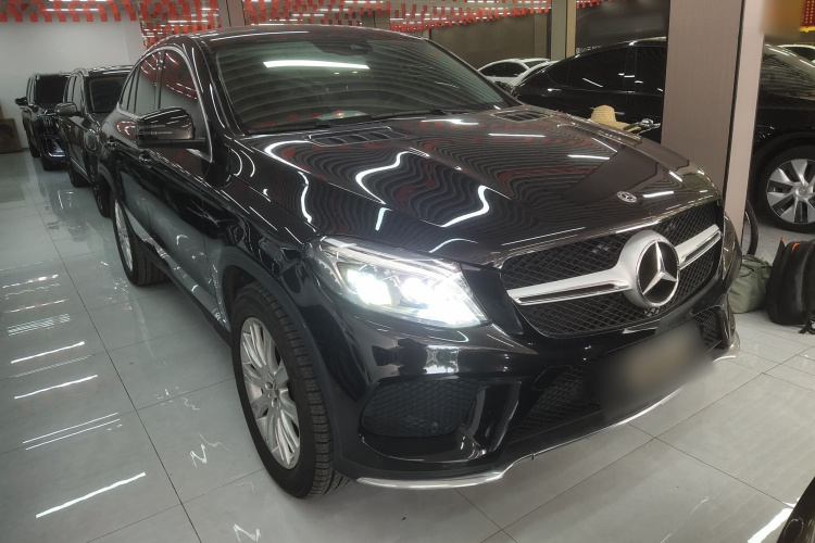 奔驰GLE轿跑 2018款 GLE 320 4MATIC 轿跑SUV车身外观6002