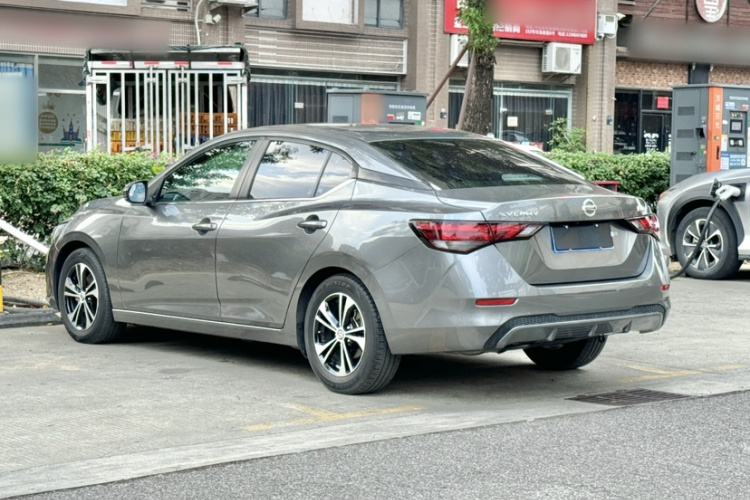 日产 轩逸 2021款 1.6L XL CVT智享版车身外观6012