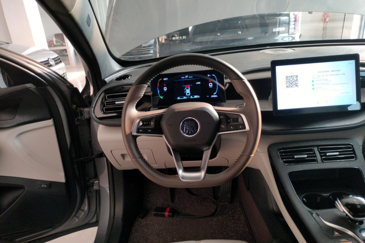 比亚迪 秦PLUS 2024款 荣耀版 DM-i 55KM领先型中控内饰13