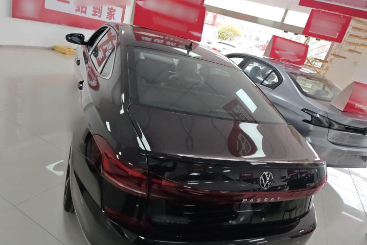 大众 帕萨特 2025款 出众款 330TSI 星空精英版车身外观6004