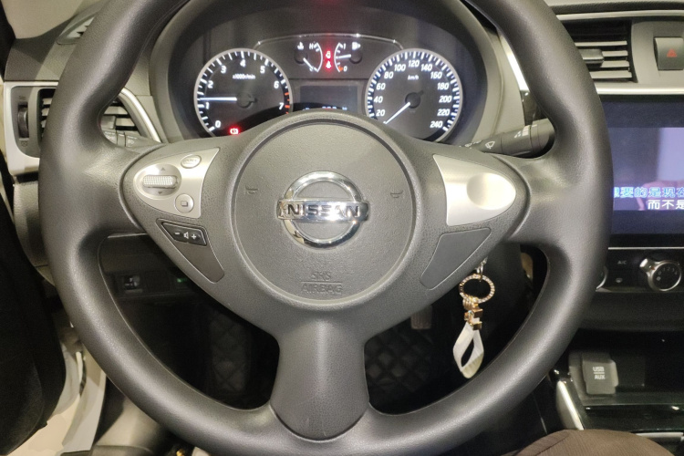 日产 轩逸 2016款 1.6XL CVT豪华版中控内饰13