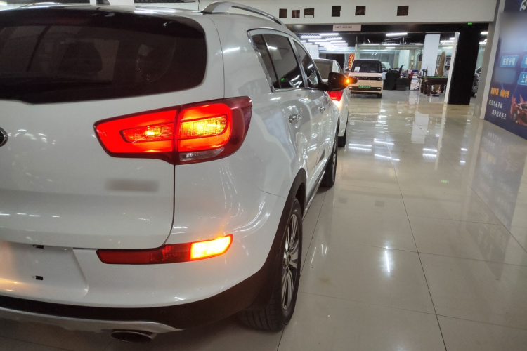 起亚 智跑 2015款 2.0L 自动两驱版DLX车身外观6006