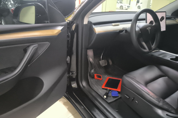 特斯拉 Model Y 2022款 后轮驱动版中控内饰20
