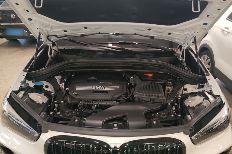 宝马X1 2021款 sDrive20Li 时尚型机舱底盘24