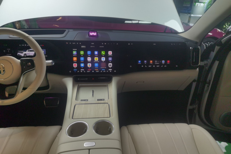 鸿蒙智行 问界M8 2025款 增程 Max+版 53.4kWh 6座版局部细节16