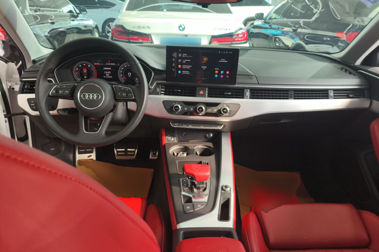 奥迪A4L 2023款 40 TFSI 时尚动感型中控内饰12