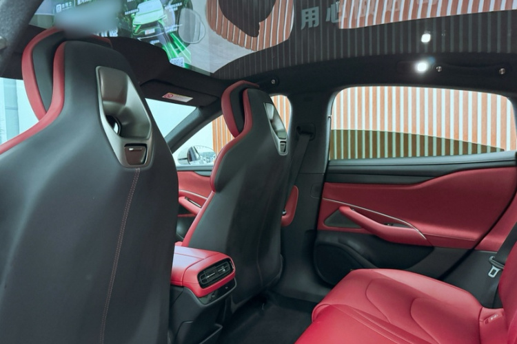 小米汽车 小米SU7 2024款 后驱长续航智驾版中控内饰7011