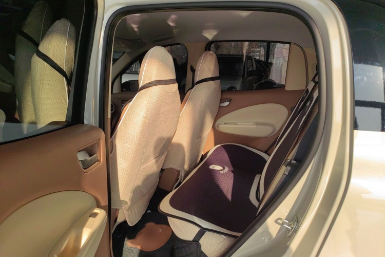 五菱汽车 宏光MINIEV 2025款 四门版 进阶款中控内饰7004